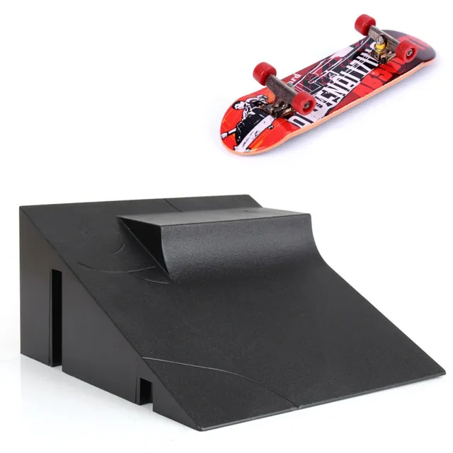 Mini skate ramp